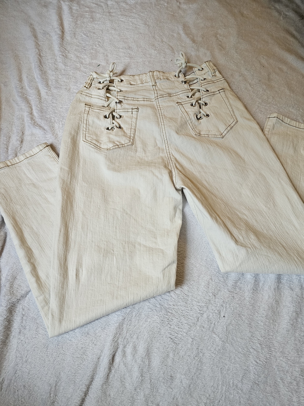 PrettyLittleThing Cream High-Waist Jeans with Brown Stitching